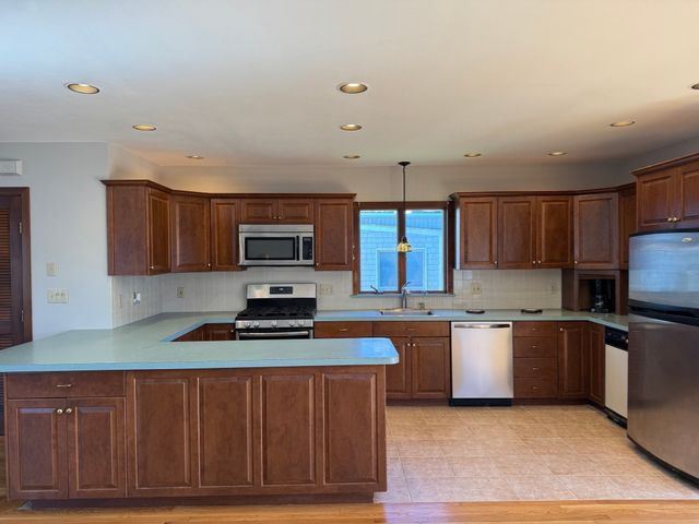 23 Gunrock Ave, Hull, MA 02045