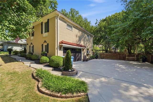 5405 W 80th Street, Prairie Village, KS 66208