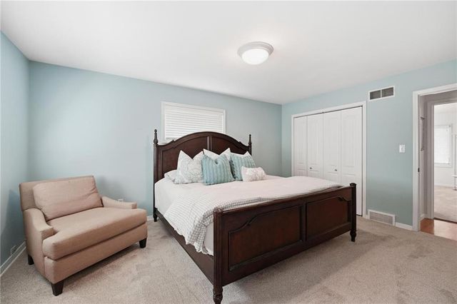 5405 W 80th Street, Prairie Village, KS 66208