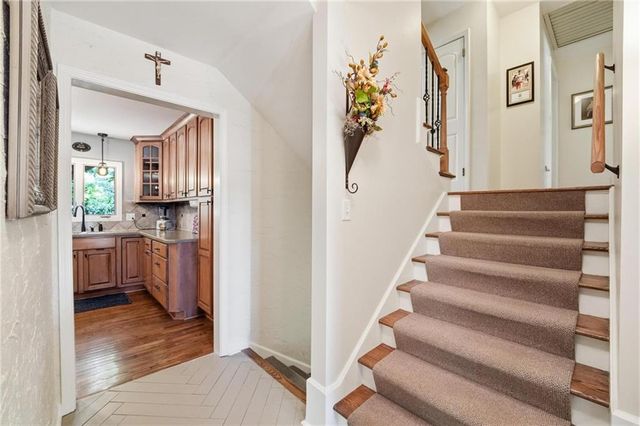 5405 W 80th Street, Prairie Village, KS 66208