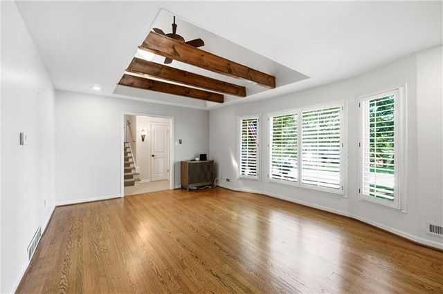 5405 W 80th Street, Prairie Village, KS 66208