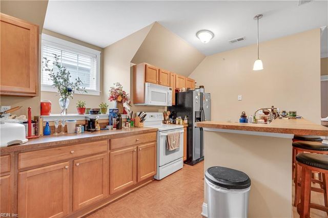 415 E Freemason St Apt 3B, Norfolk, VA 23510