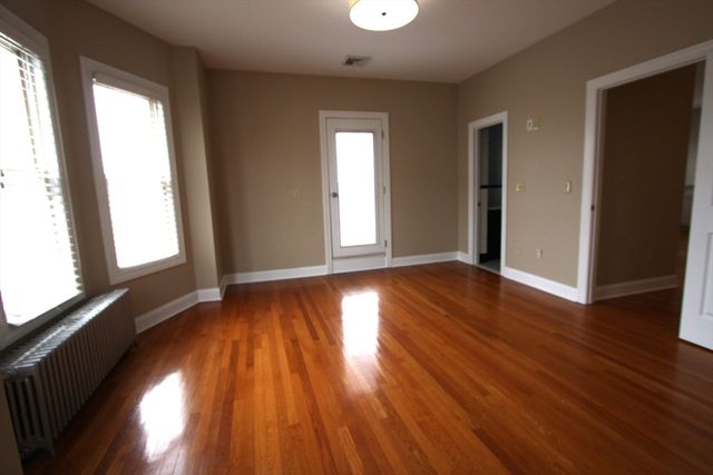 53 E Central St 3, Worcester, MA 01605