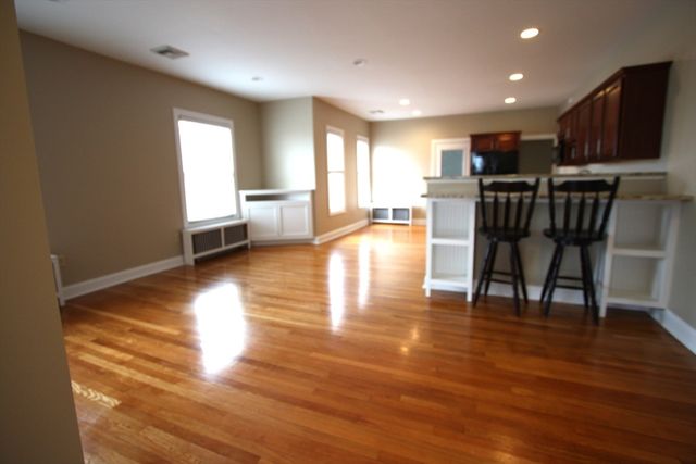 53 E Central St 3, Worcester, MA 01605