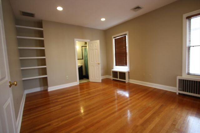 53 E Central St 3, Worcester, MA 01605