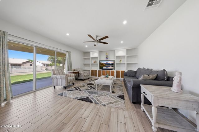 648 S CHOLLA Street, Gilbert, AZ 85233