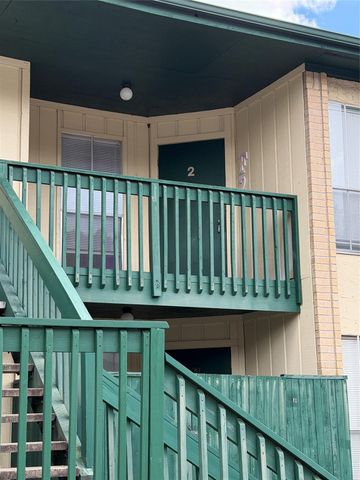 1516 Bay Area Boulevard F2, Houston, TX 77058