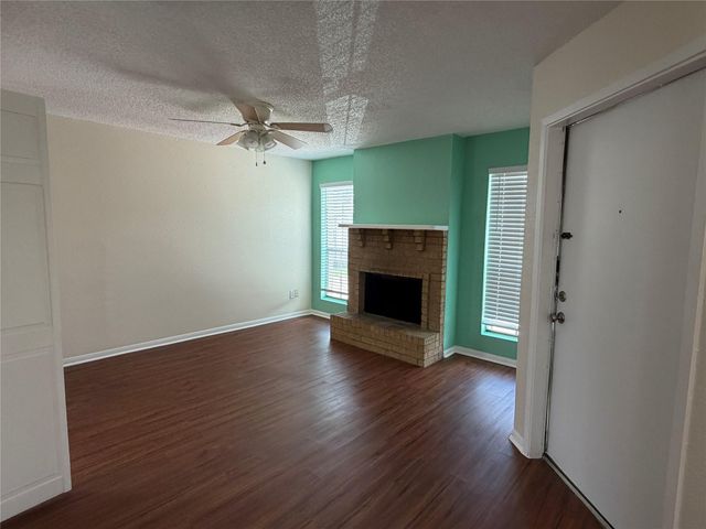 1516 Bay Area Boulevard F2, Houston, TX 77058