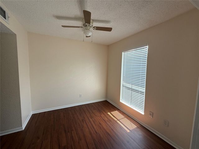 1516 Bay Area Boulevard F2, Houston, TX 77058