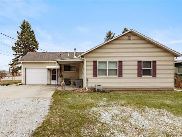 4008 Keewahdin, Fort Gratiot, MI 48059