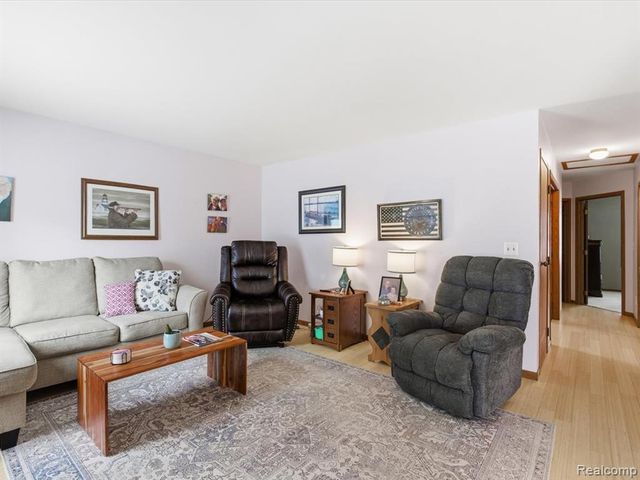 4008 Keewahdin, Fort Gratiot, MI 48059