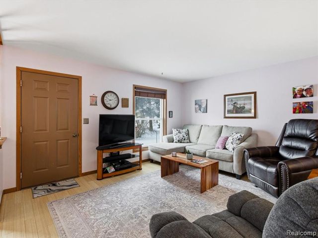 4008 Keewahdin, Fort Gratiot, MI 48059