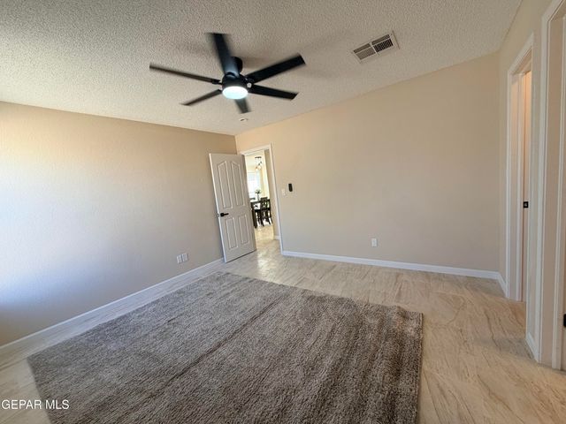 10445 Valle Koki Drive, Socorro, TX 79927