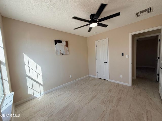 10445 Valle Koki Drive, Socorro, TX 79927