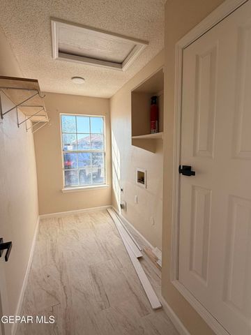 10445 Valle Koki Drive, Socorro, TX 79927