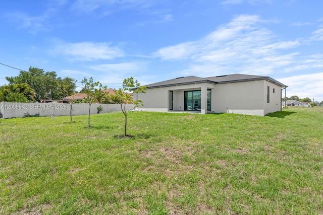 1433 NW 7th Place, Cape Coral, FL 33993