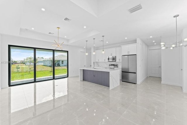 1433 NW 7th Place, Cape Coral, FL 33993