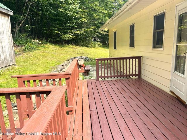 375 N N. Lake Road, Haines Falls, NY 12436
