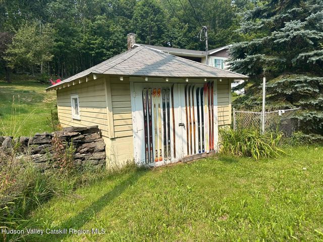 375 N N. Lake Road, Haines Falls, NY 12436