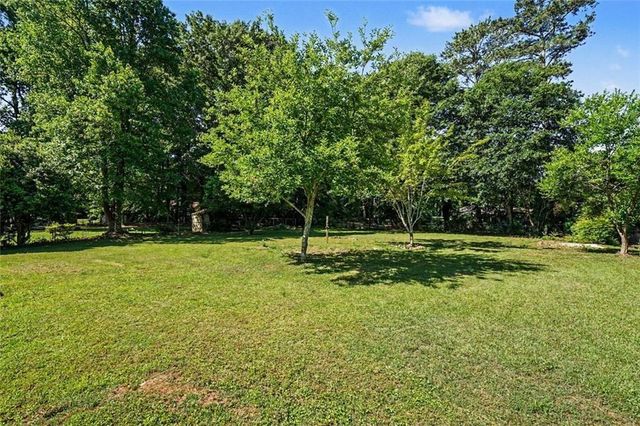 1697 Fremont Drive SW, Stone Mountain, GA 30087