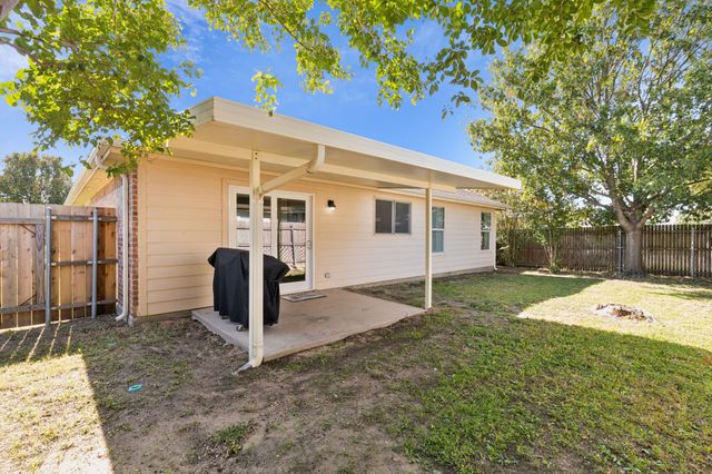 536 Del Mar Drive, Ponder, TX 76259