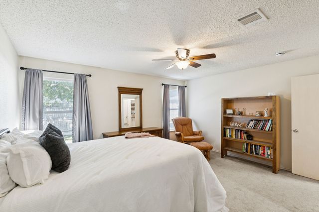 536 Del Mar Drive, Ponder, TX 76259