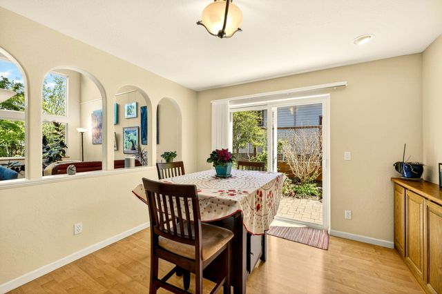1501 Lithia Way, Talent, OR 97540
