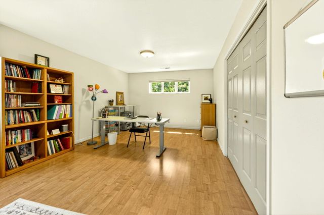 1501 Lithia Way, Talent, OR 97540