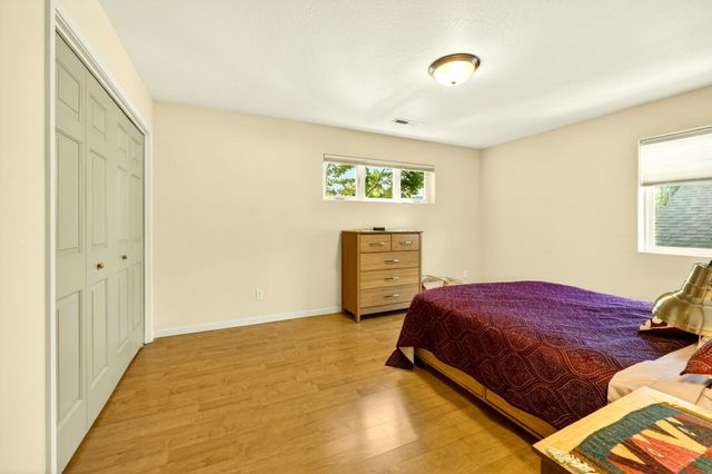 1501 Lithia Way, Talent, OR 97540