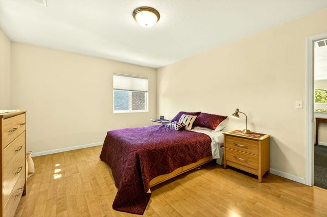 1501 Lithia Way, Talent, OR 97540