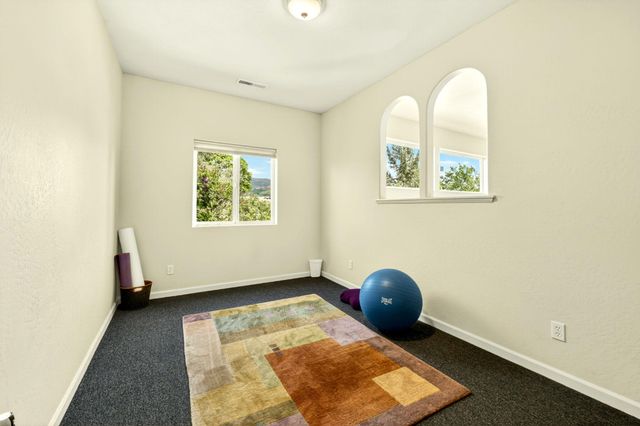 1501 Lithia Way, Talent, OR 97540