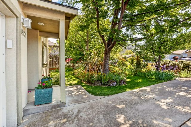 1501 Lithia Way, Talent, OR 97540