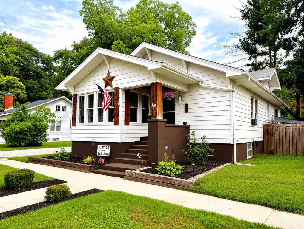 Image 1 of property listing at 520 E 6th Street, Centralia, IL 62801