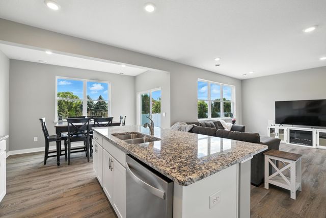 20912 Flanders Way, Farmington, MN 55024