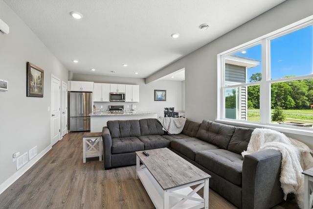 20912 Flanders Way, Farmington, MN 55024