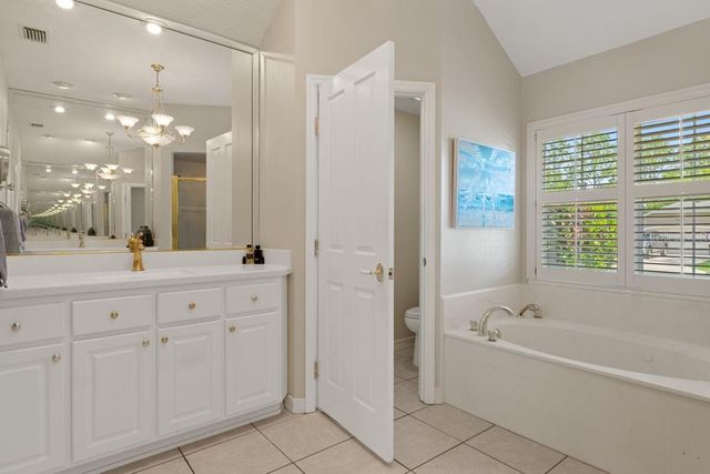 31 LAKE DIAMOND BOULEVARD, Ocala, FL 34472