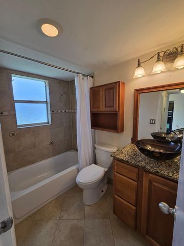 550 SE 2nd Avenue G3, Deerfield Beach, FL 33441
