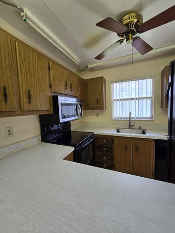 550 SE 2nd Avenue G3, Deerfield Beach, FL 33441
