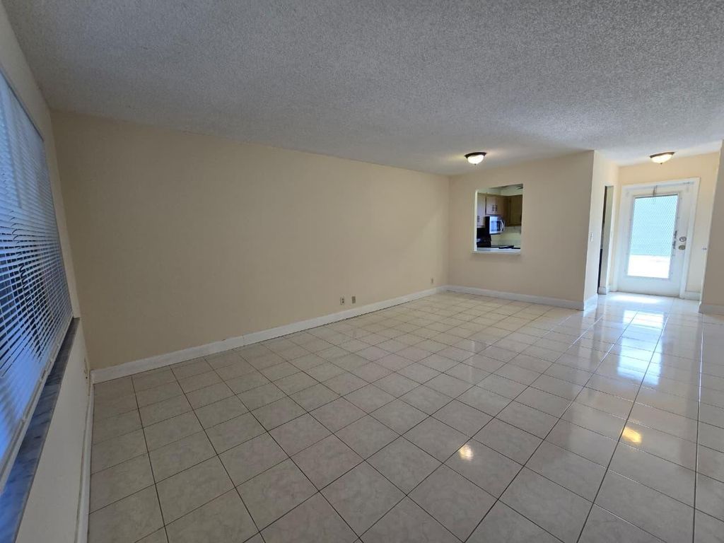 550 SE 2nd Avenue G3, Deerfield Beach, FL 33441