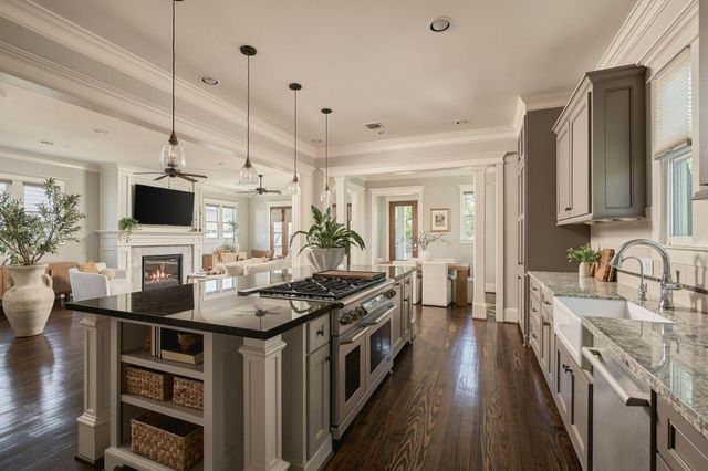 2012 Harvard Street, Houston, TX 77008