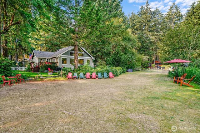 11122 Cole Place, Anderson Island, WA 98303