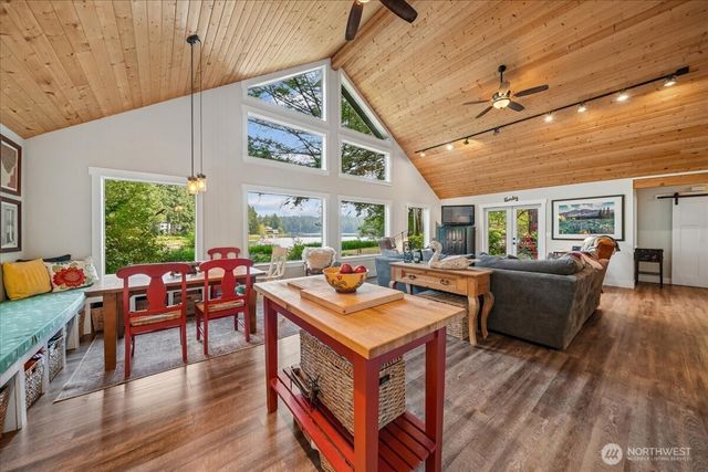 11122 Cole Place, Anderson Island, WA 98303