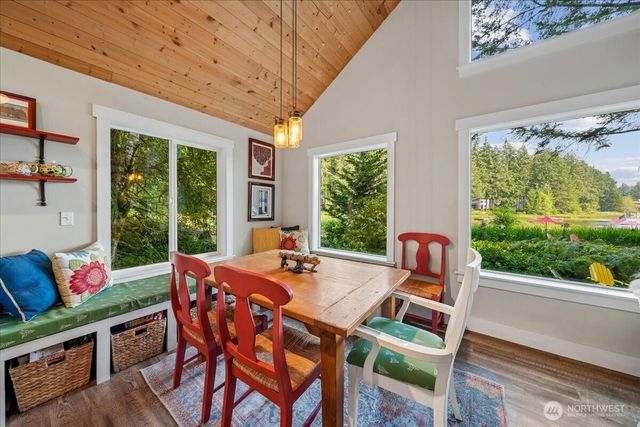 11122 Cole Place, Anderson Island, WA 98303