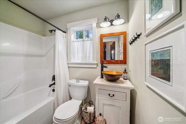 11122 Cole Place, Anderson Island, WA 98303