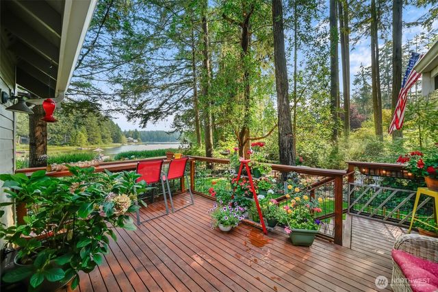 11122 Cole Place, Anderson Island, WA 98303