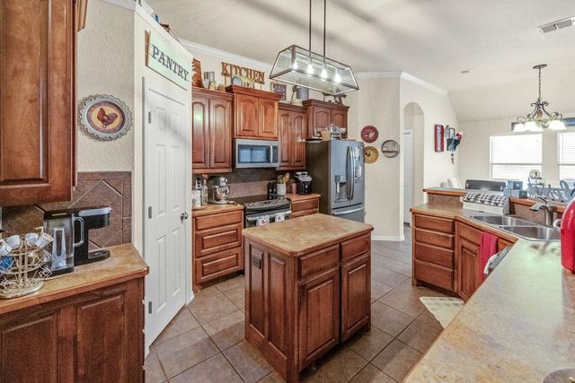 9430 W Highway 199, Poolville, TX 76487