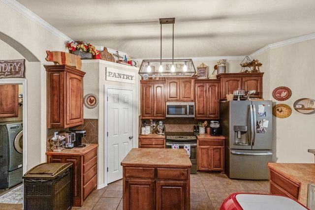 9430 W Highway 199, Poolville, TX 76487