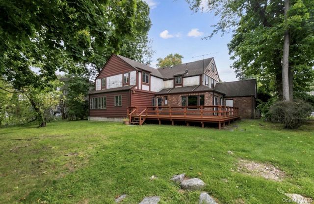 85 Oxford Boulevard, Great Neck, NY 11023