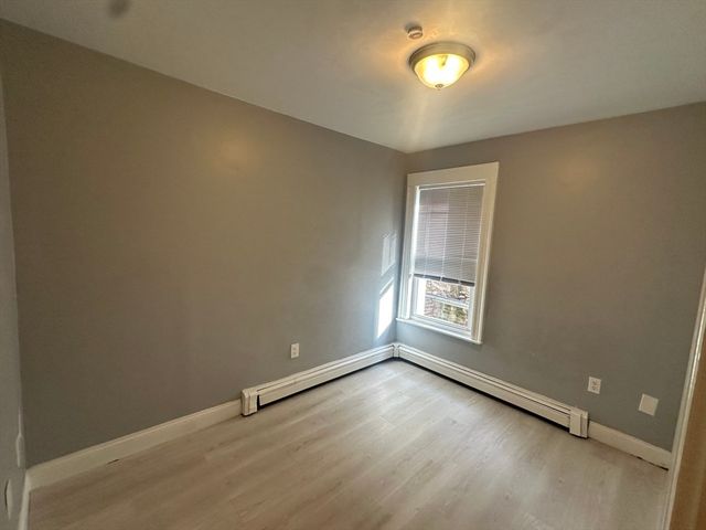 118 Gladstone St B, Boston, MA 02128