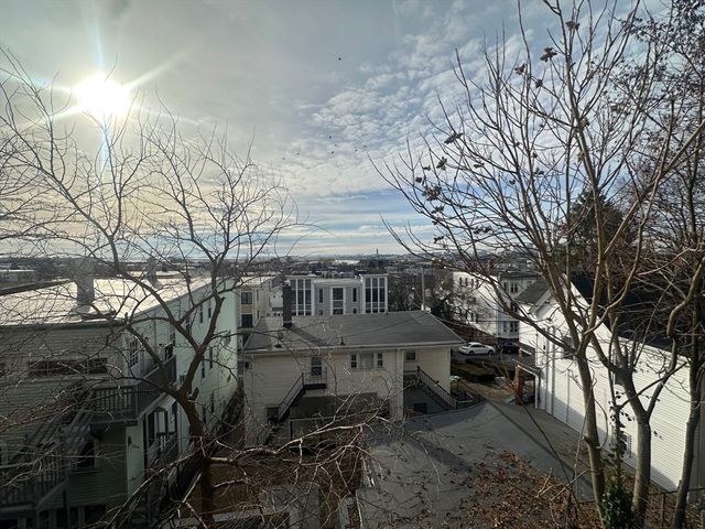 118 Gladstone St B, Boston, MA 02128